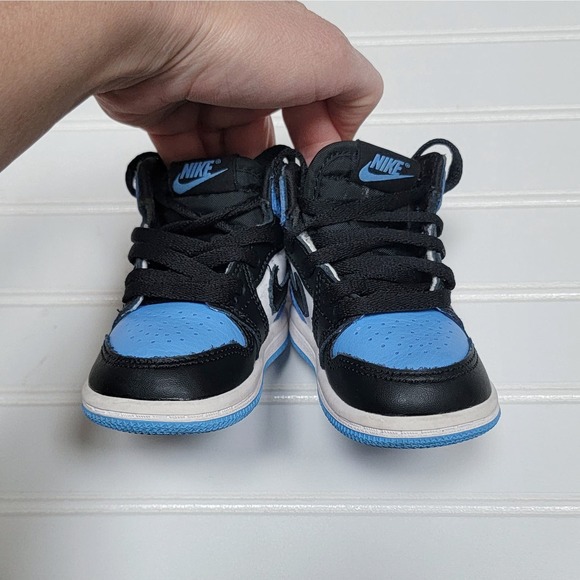 Nike Air Jordan 1 Retro High OG UNC Toe (TD) Sneakers - Picture 8 of 11